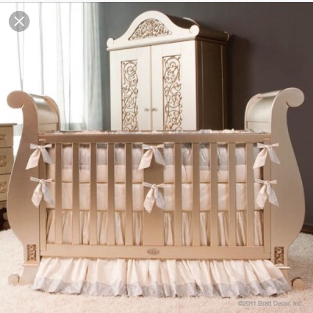 Silver Brat Decor crib/ pickup only L.A. Poshers